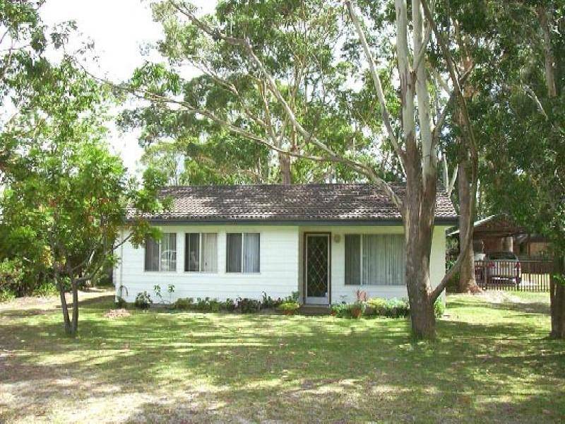 13 Carramar Crescent, Hawks Nest NSW 2324