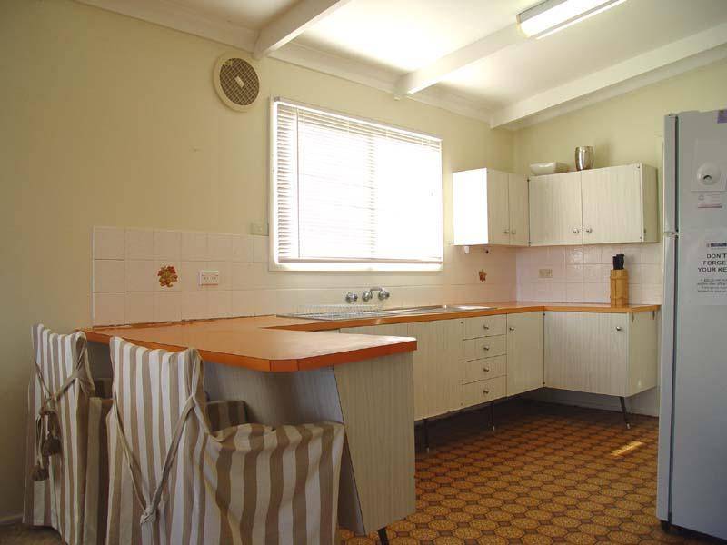 16 Moira Parade, Hawks Nest NSW 2324