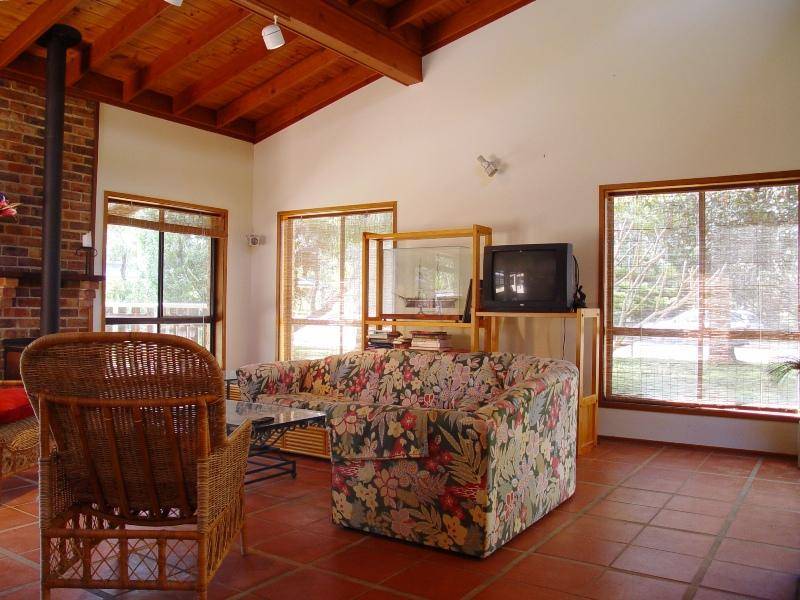 6 Carinya Close, Hawks Nest NSW 2324