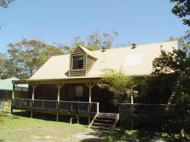 10 Cooloon Street, Hawks Nest NSW 2324