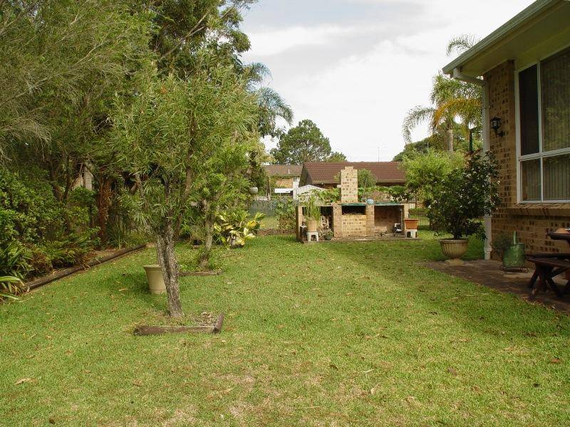 16 Albatross Avenue, Hawks Nest NSW 2324