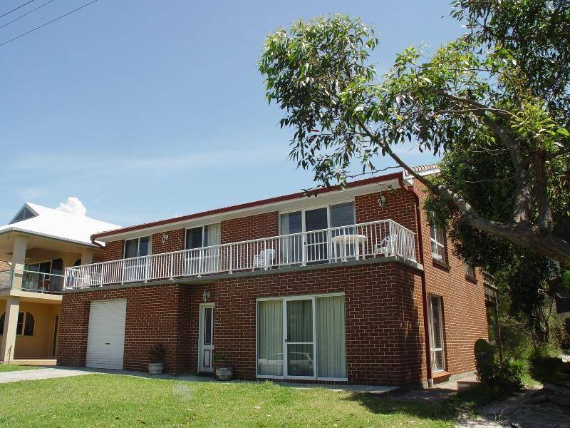 37 The Boulevarde, Hawks Nest NSW 2324