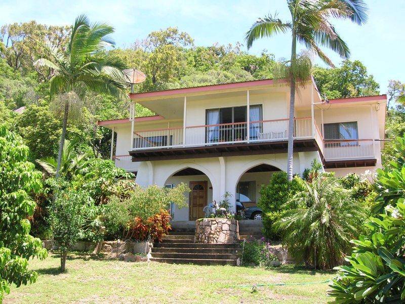 4 Opalia Court, Nelly Bay QLD 4819