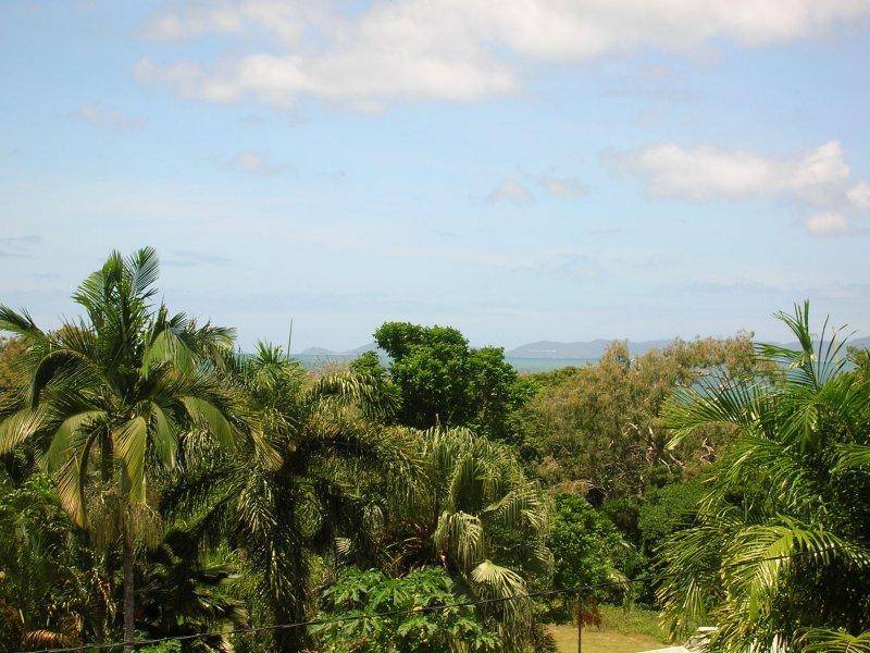 4 Opalia Court, Nelly Bay QLD 4819