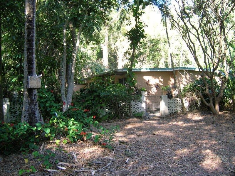 27 Dent Street, Magnetic Island QLD 4819
