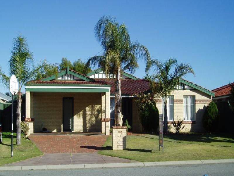35 Honours Rise, Marangaroo WA 6064