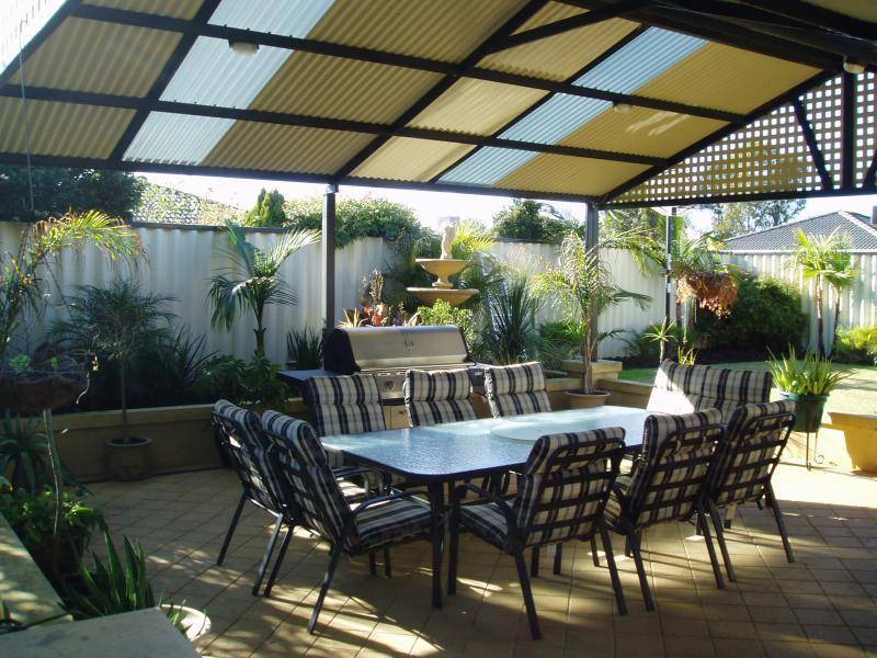 4 Deerina Green, Alexander Heights WA 6064