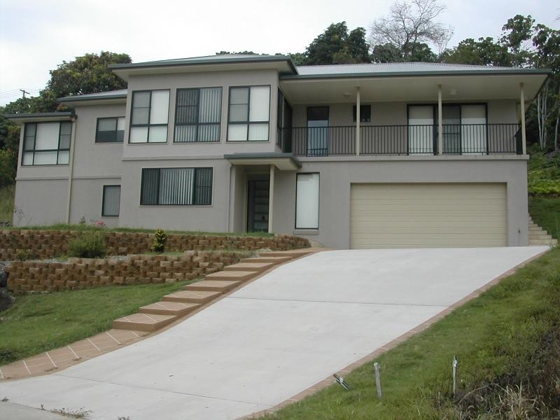 8 Angela Place, East Lismore NSW 2480