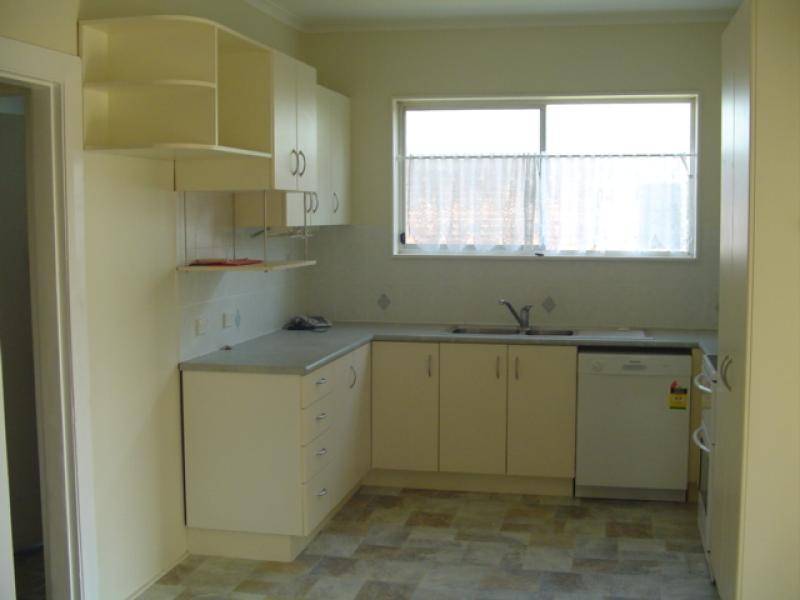 27 Eden Street, Bega NSW 2550