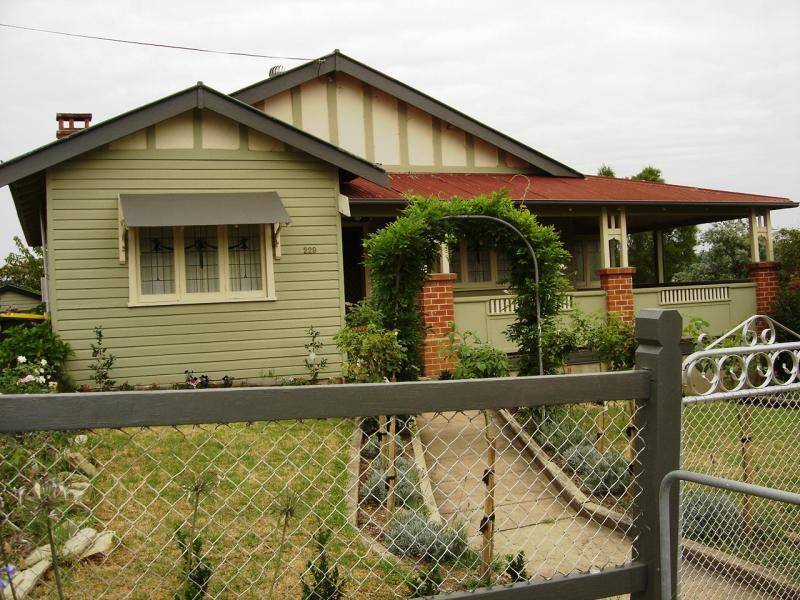 229 Auckland Street, Bega NSW 2550
