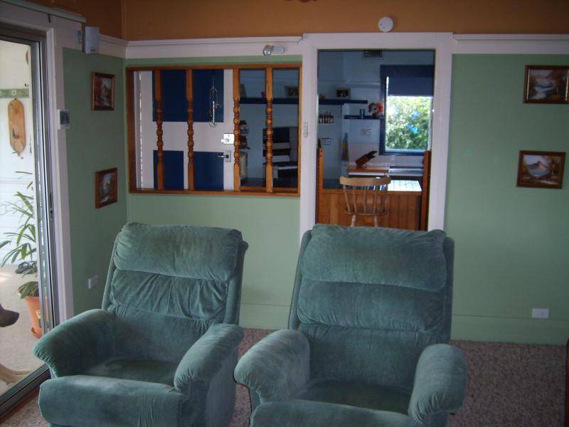 5 Heath Street, Bega NSW 2550