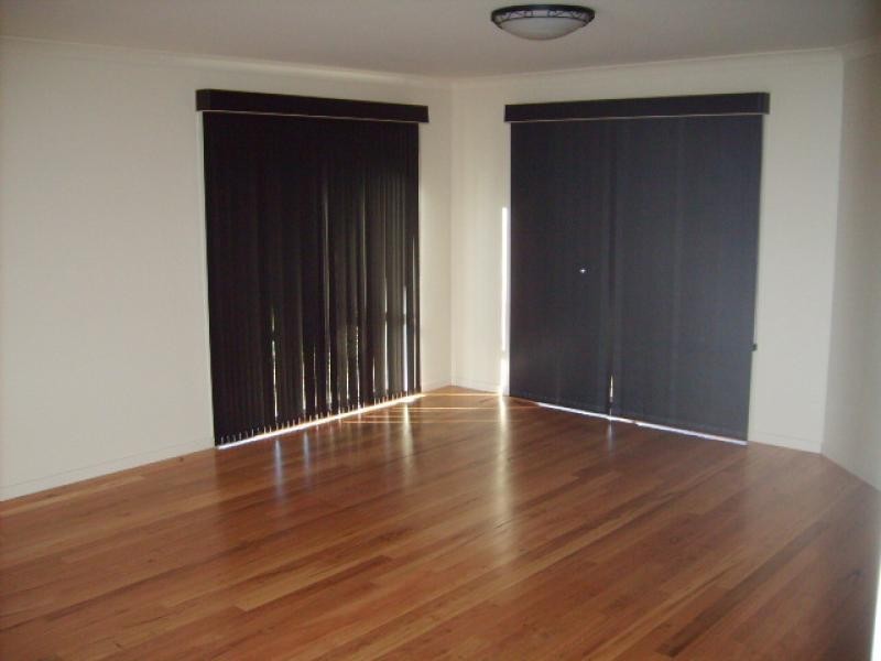 33 Glen Mia Drive, Bega NSW 2550