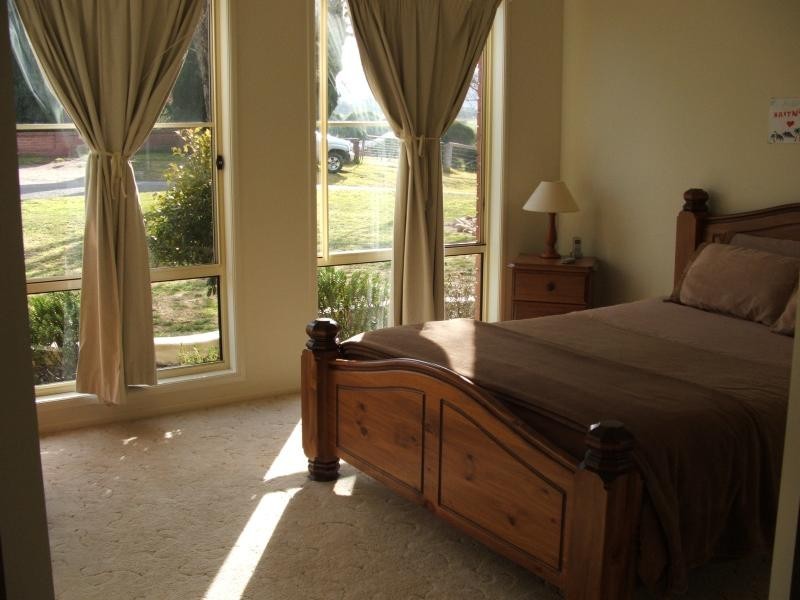 4 Valley Street, Bega NSW 2550