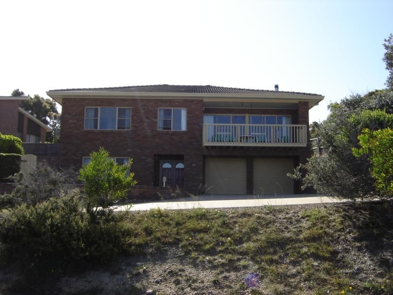 21 Surf Circle, Tura Beach NSW 2548