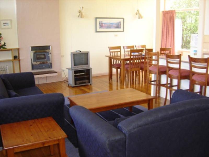 25 Collins Street, Merimbula NSW 2548 Fisk and Nagle First National