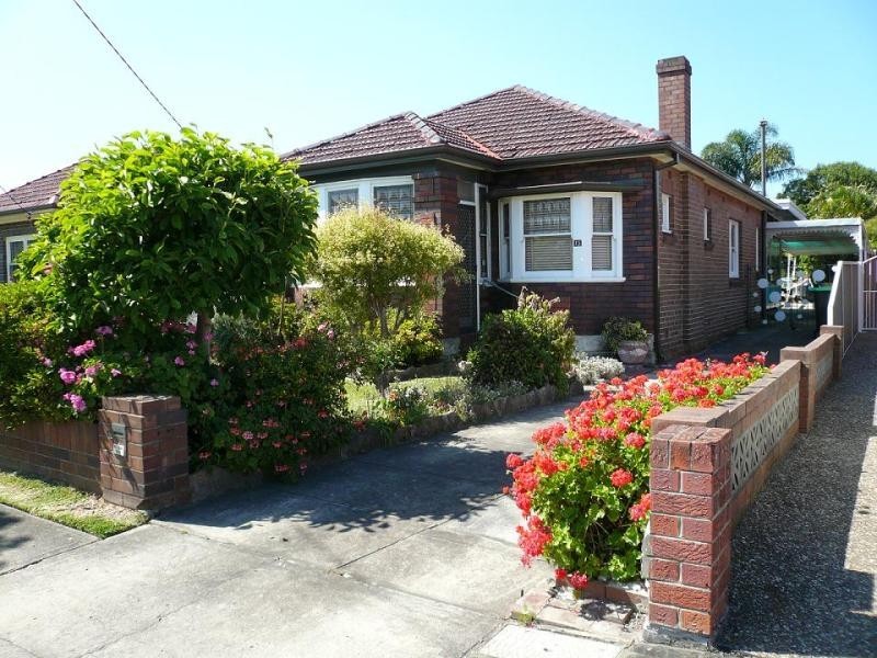 15 Norfolk Avenue, Beverly Hills NSW 2209