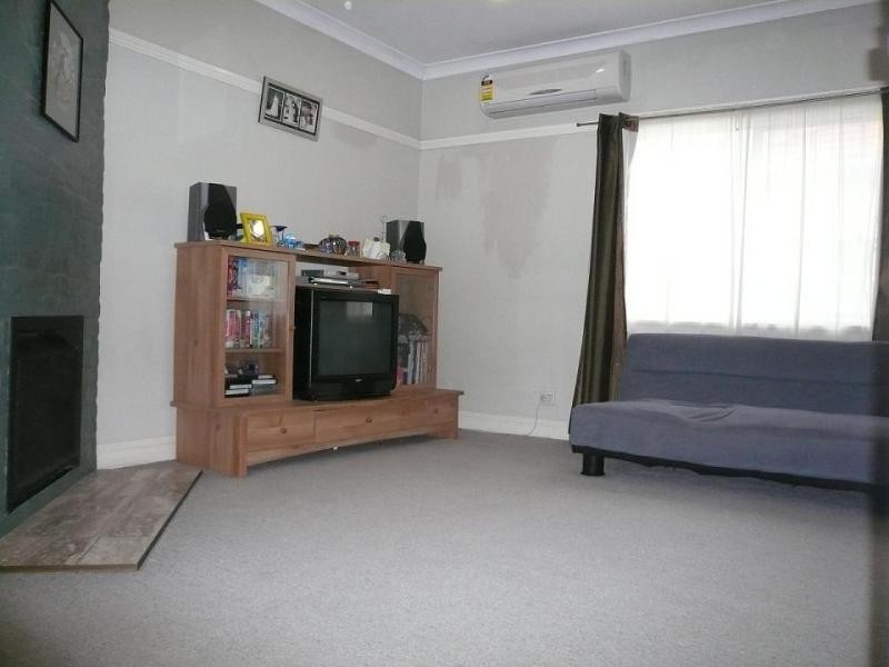 14 Albion Street, Roselands NSW 2196