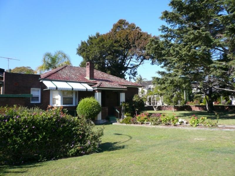 42 Gnarbo Avenue, Carss Park NSW 2221