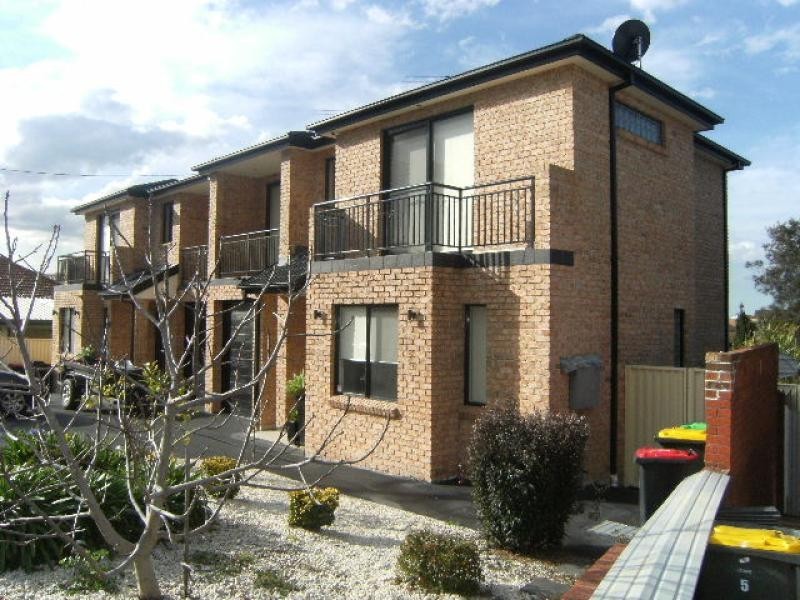 7 Rolestone Avenue, Kingsgrove NSW 2208