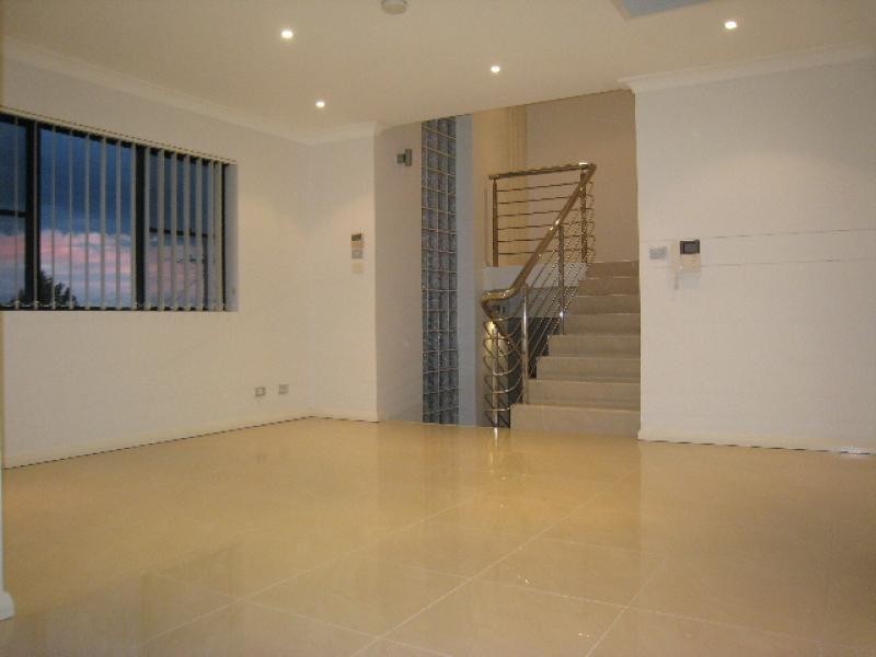 1 Tournay Street, Peakhurst NSW 2210