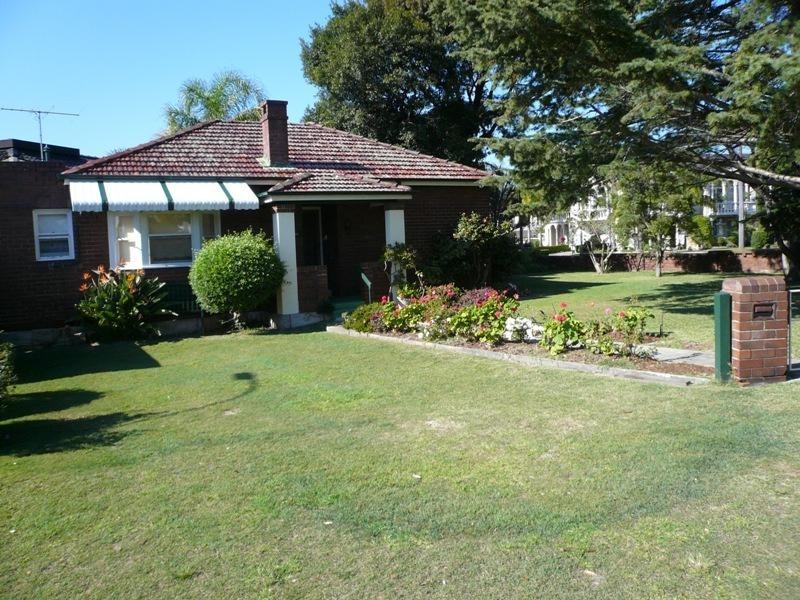 42 Gnarbo Avenue, Carss Park NSW 2221