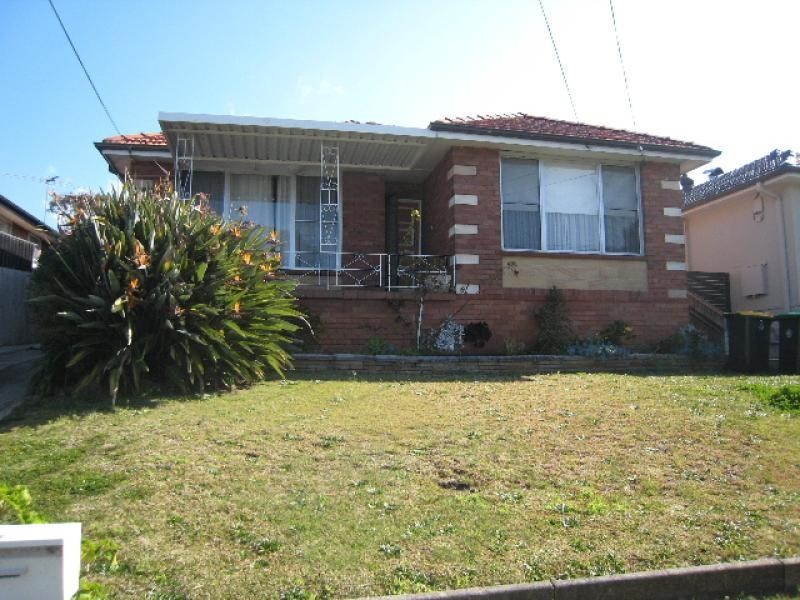 12 Cripps Avenue, Kingsgrove NSW 2208