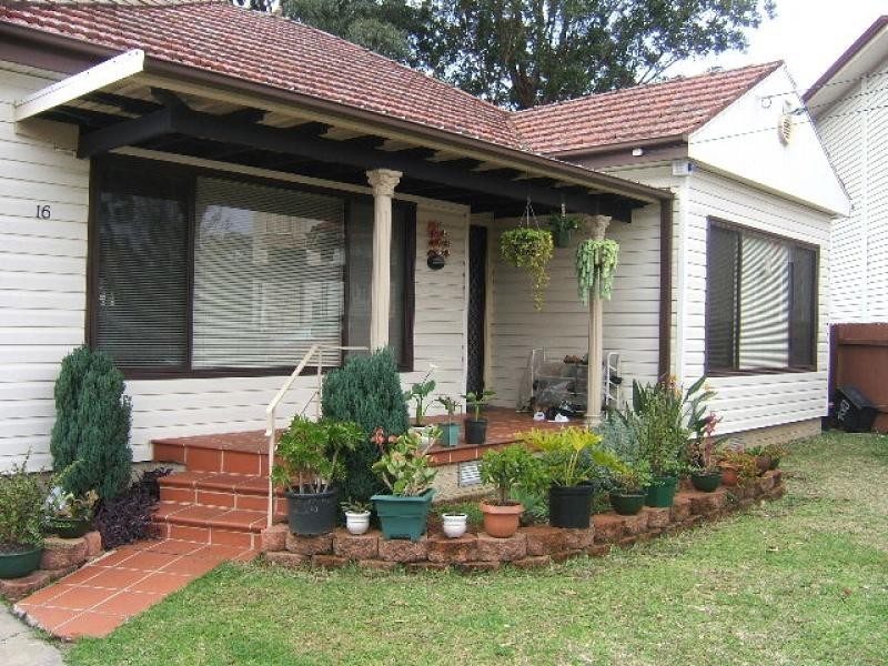 16 Shirley Avenue, Roselands NSW 2196