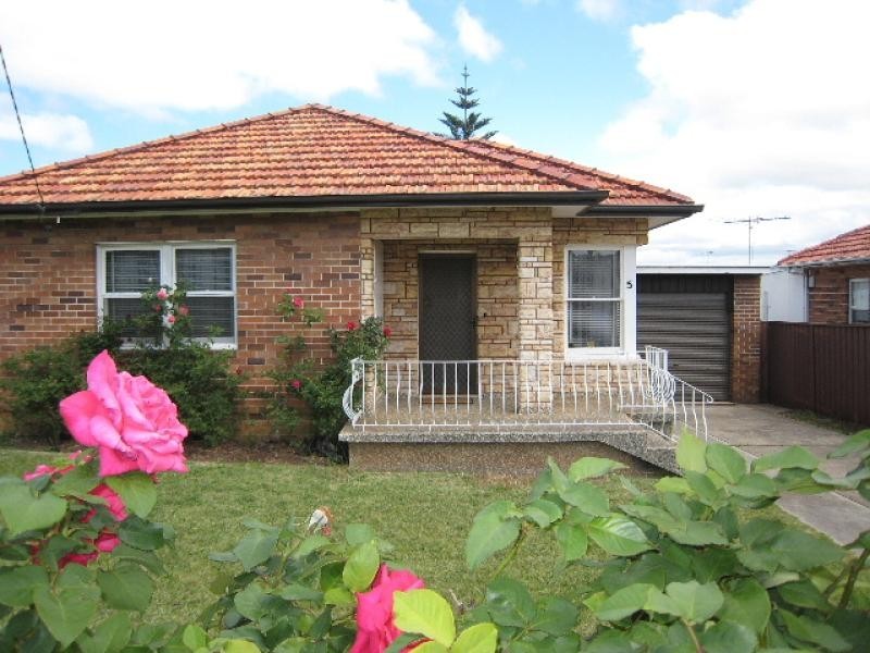 5 Burrimul Street, Kingsgrove NSW 2208