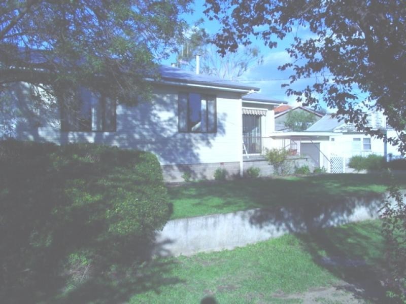 20 Baron Street, Cooma NSW 2630