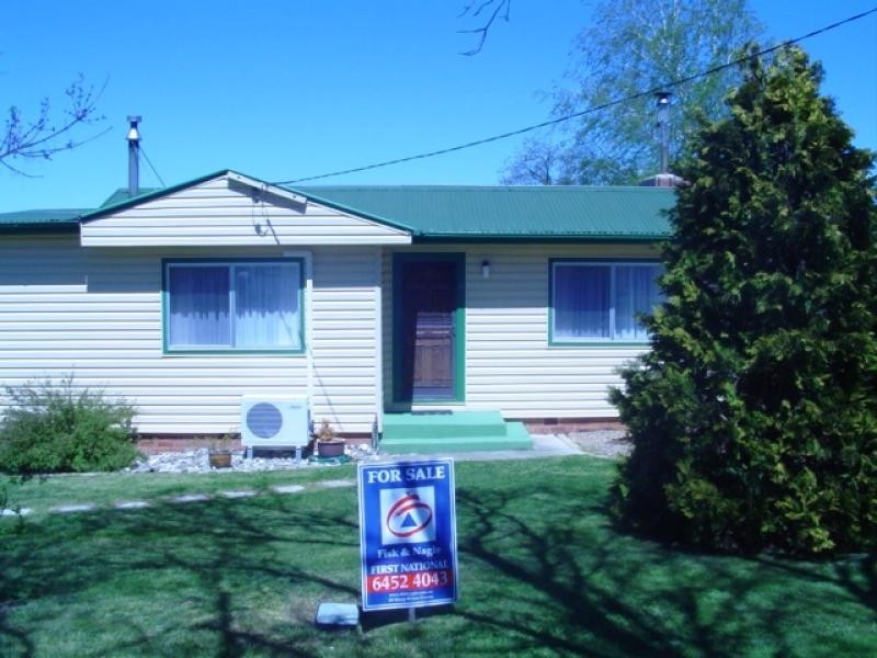 8 York Street, Adaminaby NSW 2629