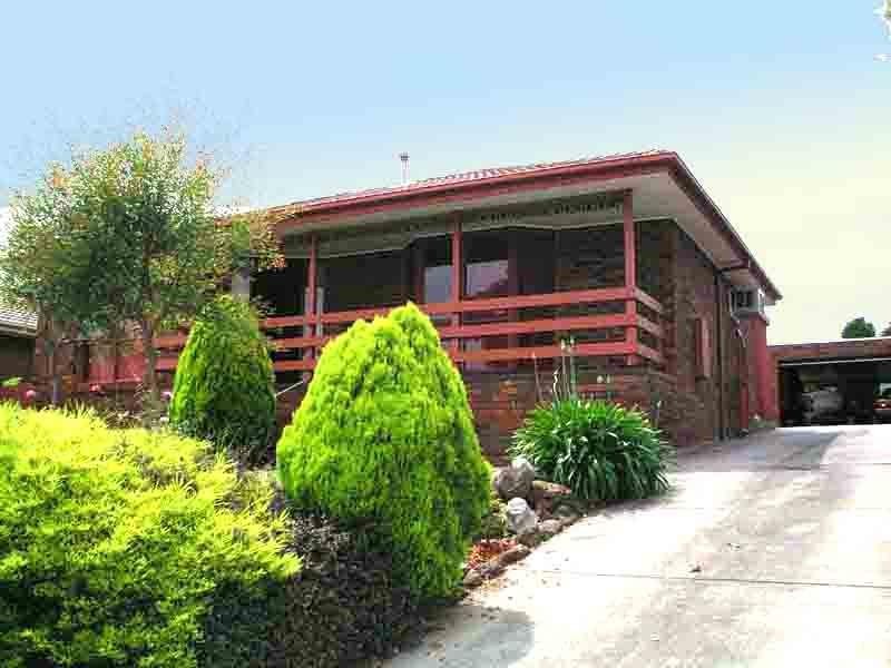 32 Inverness Street, Endeavour Hills VIC 3802