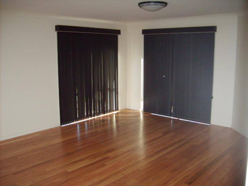 33 Glen Mia Drive, Bega NSW 2550