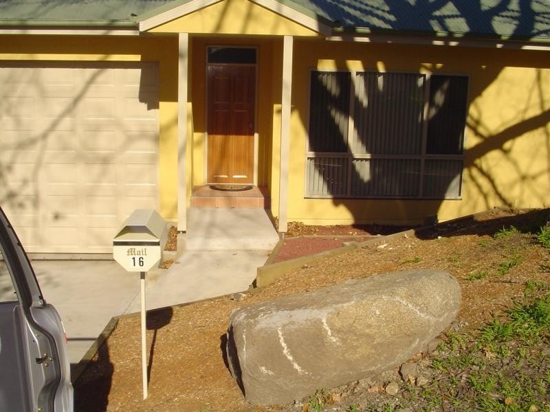16 Belmore Street, Bega NSW 2550