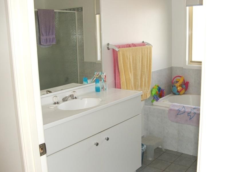 4 Valley Street, Bega NSW 2550