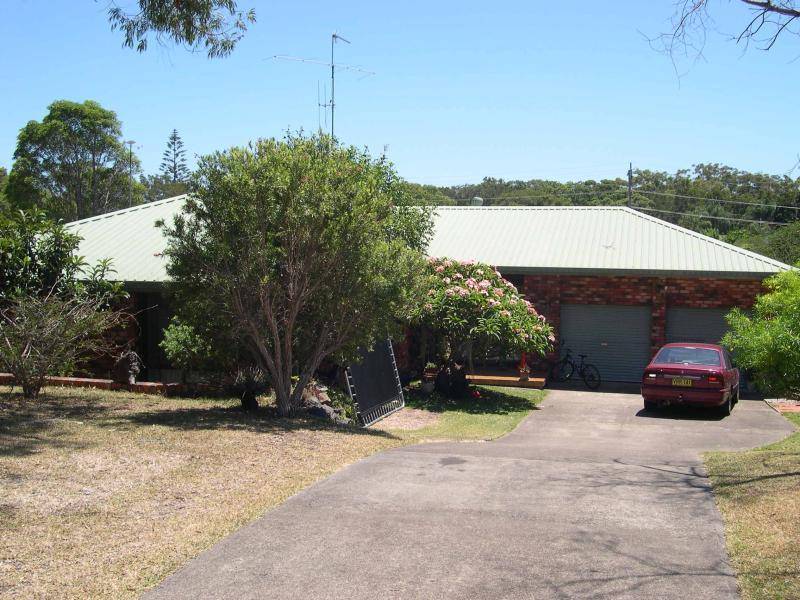 9 Marcella Street, Forster NSW 2428