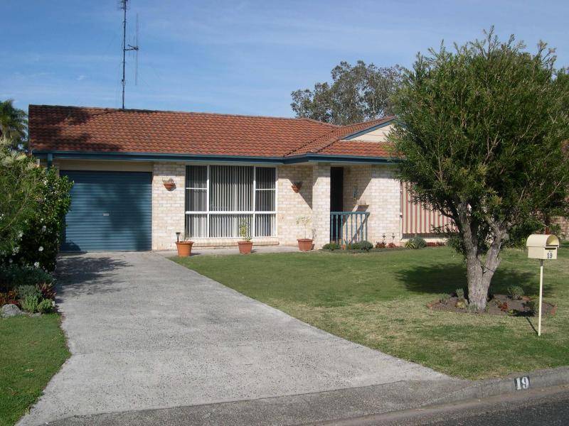 19 Murray Avenue, Forster NSW 2428