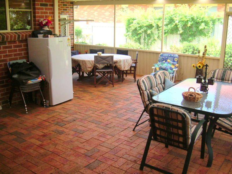14 Pineview Circuit, Young NSW 2594