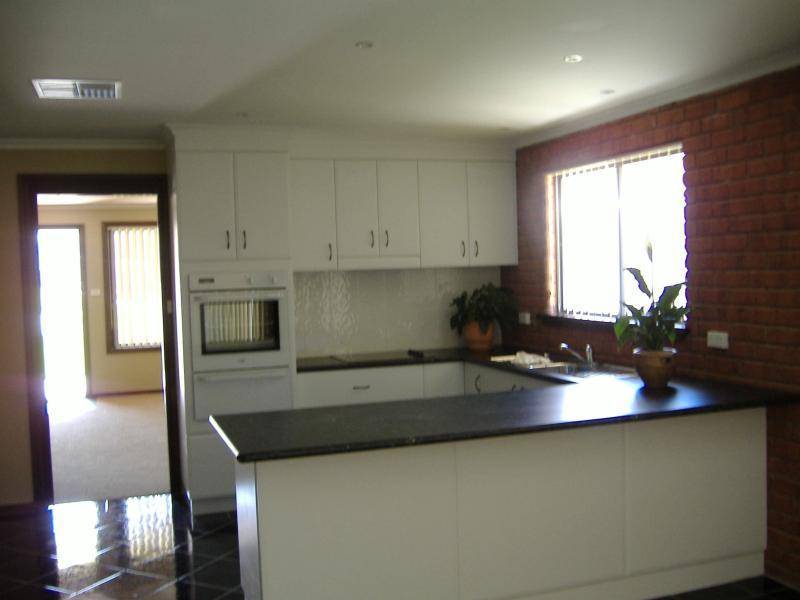 10a Hayden Place, Young NSW 2594