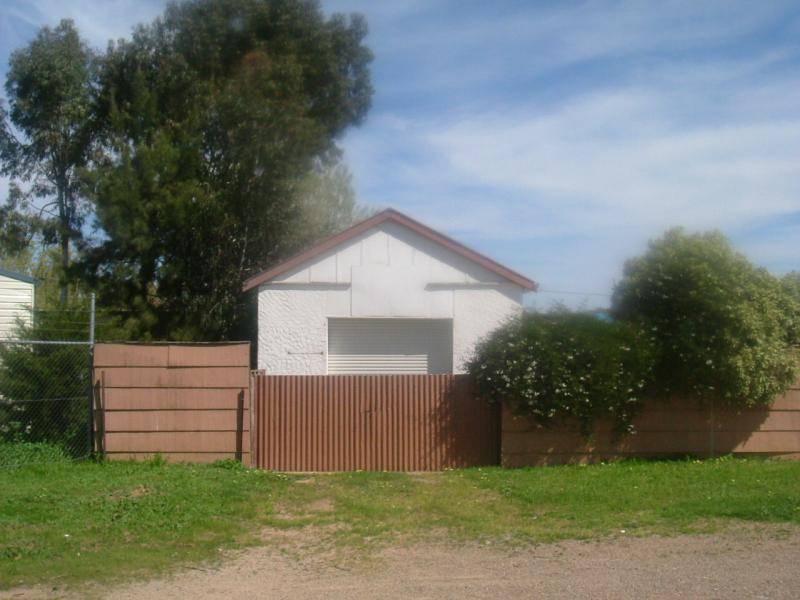 2 Zouch Street, Young NSW 2594