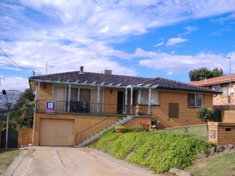 188 William Street, Young NSW 2594