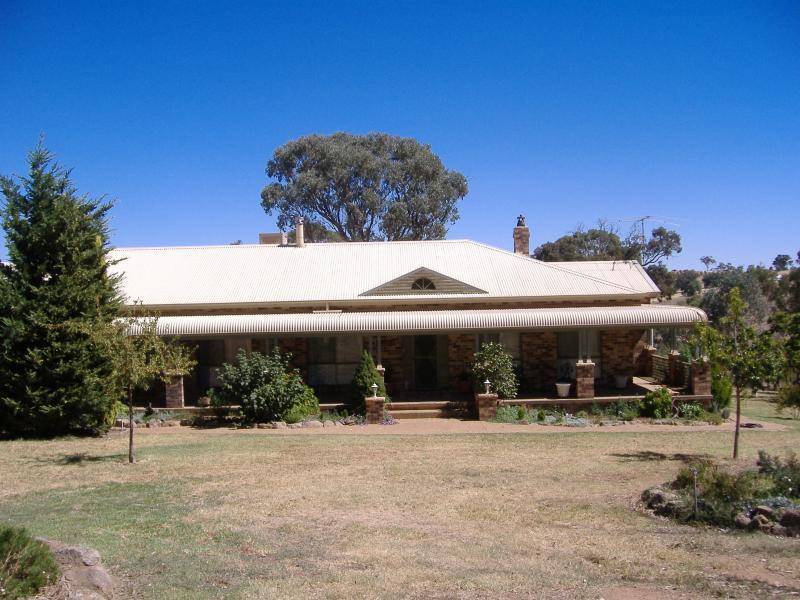 70 Roberts Road, Young NSW 2594