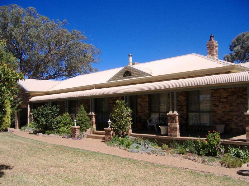 70 Roberts Road, Young NSW 2594