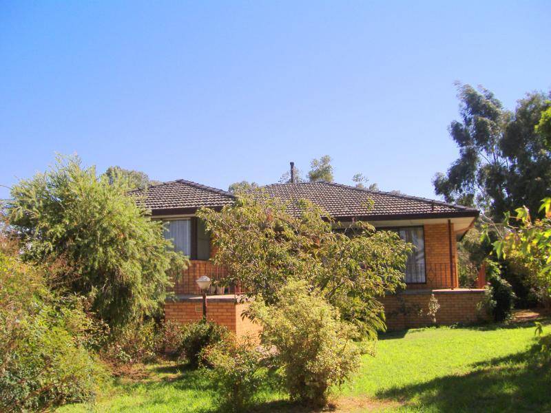 11 Melville Street, Young NSW 2594