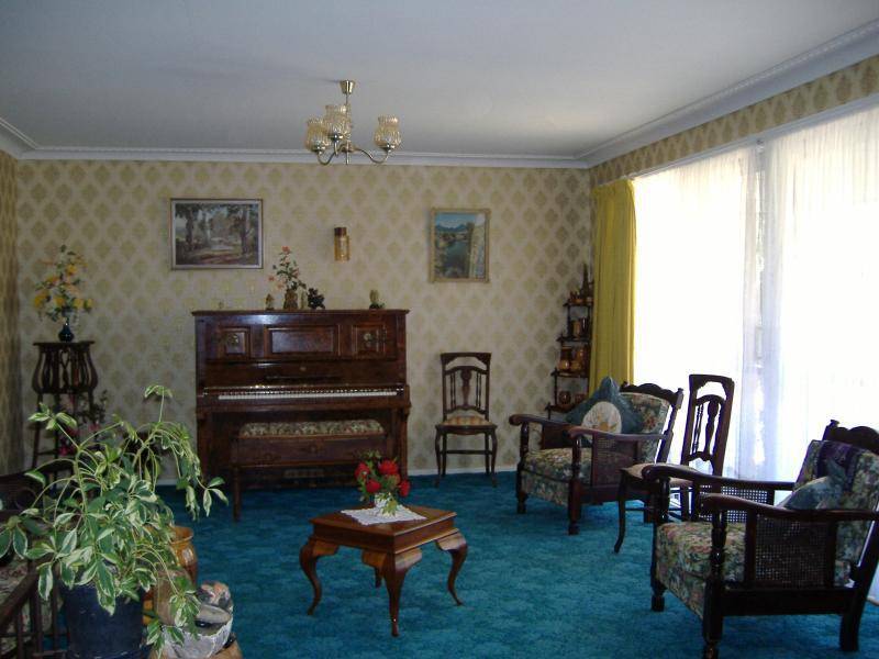 11 Melville Street, Young NSW 2594