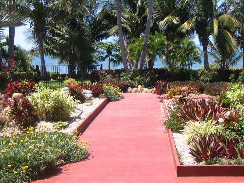 10 Baxter Avenue, Bowen QLD 4805