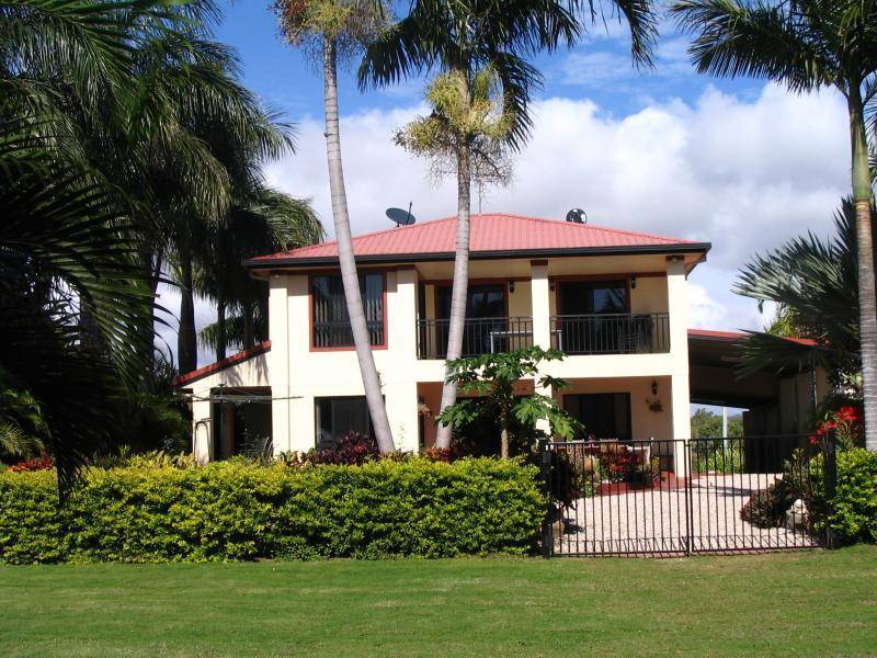 10 Baxter Avenue, Bowen QLD 4805