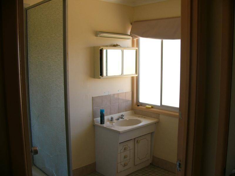 10 Logan Street, Collinsville QLD 4804