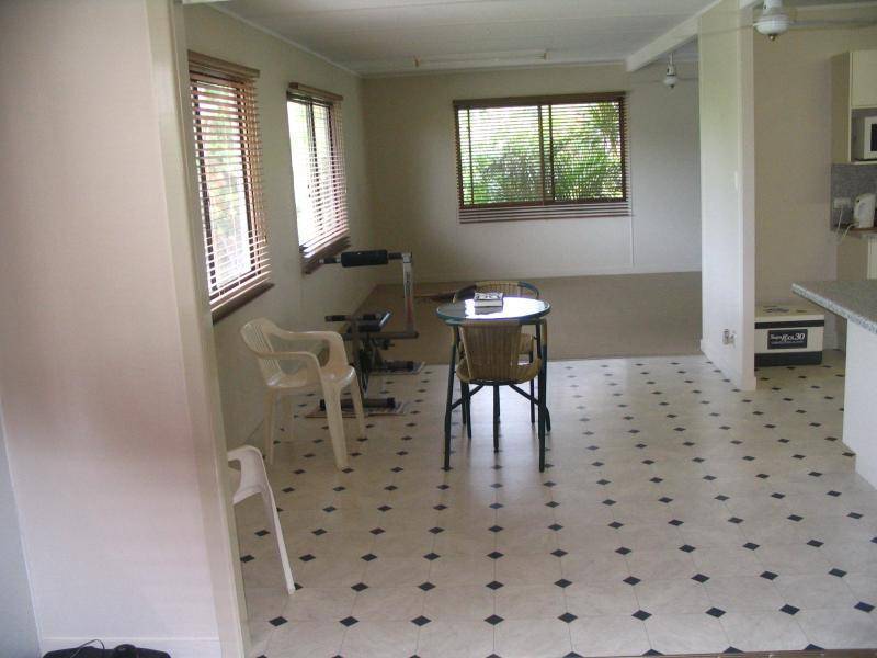 4 Jenkins Place, Collinsville QLD 4804