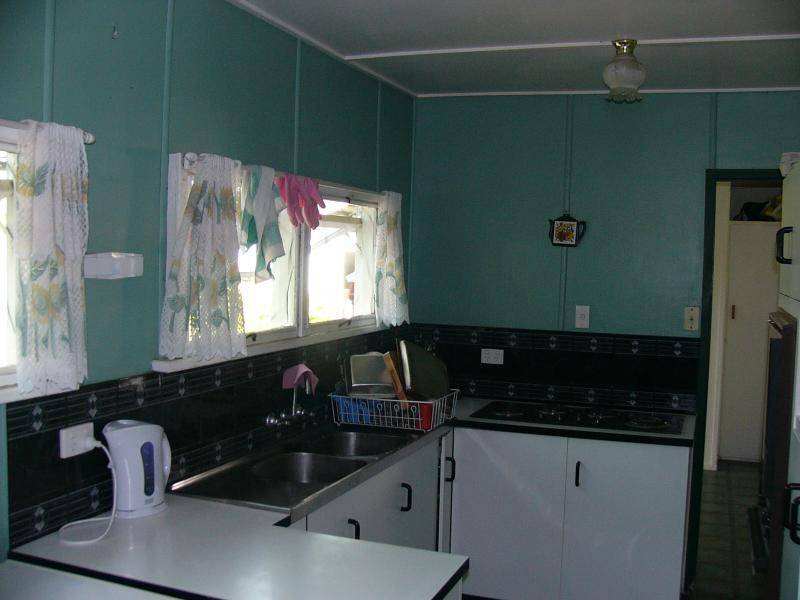 10 Rosshall Street, Bowen QLD 4805