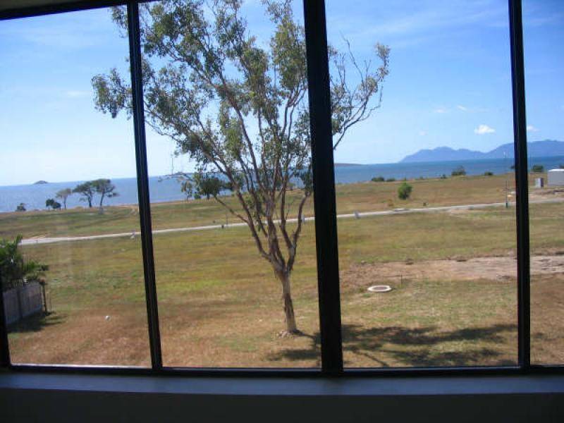 10 Marine Parade, Bowen QLD 4805